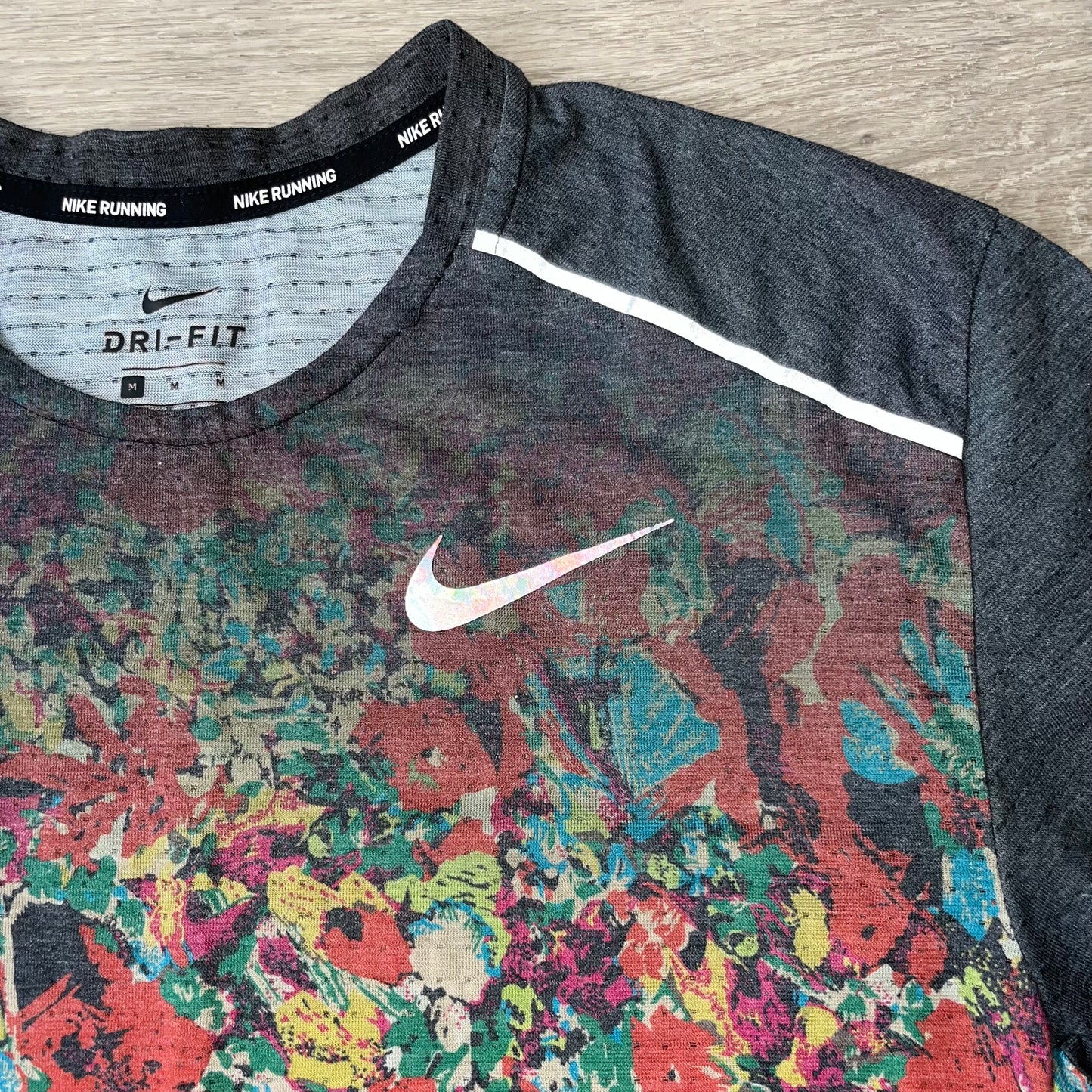Nike Rise 365 Floral Tee Coral Red