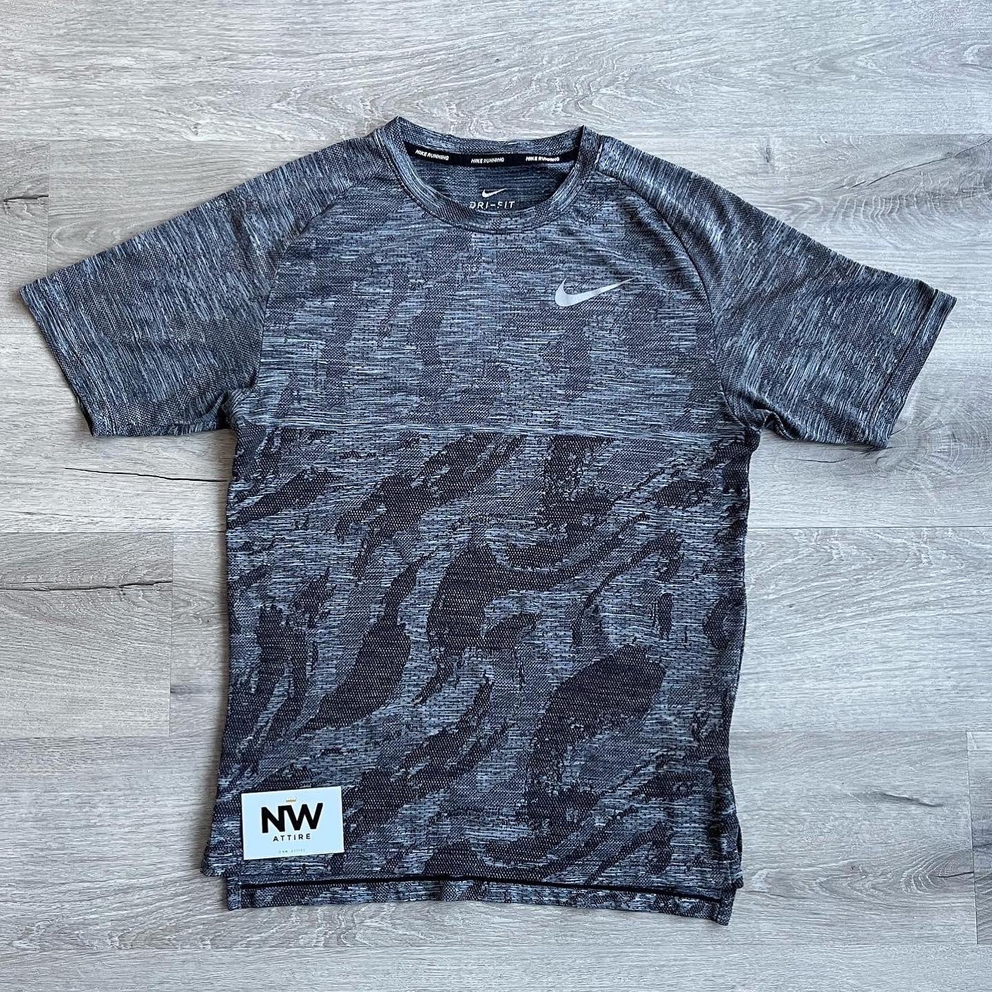 Nike Tech Knit Medalist NV Grey