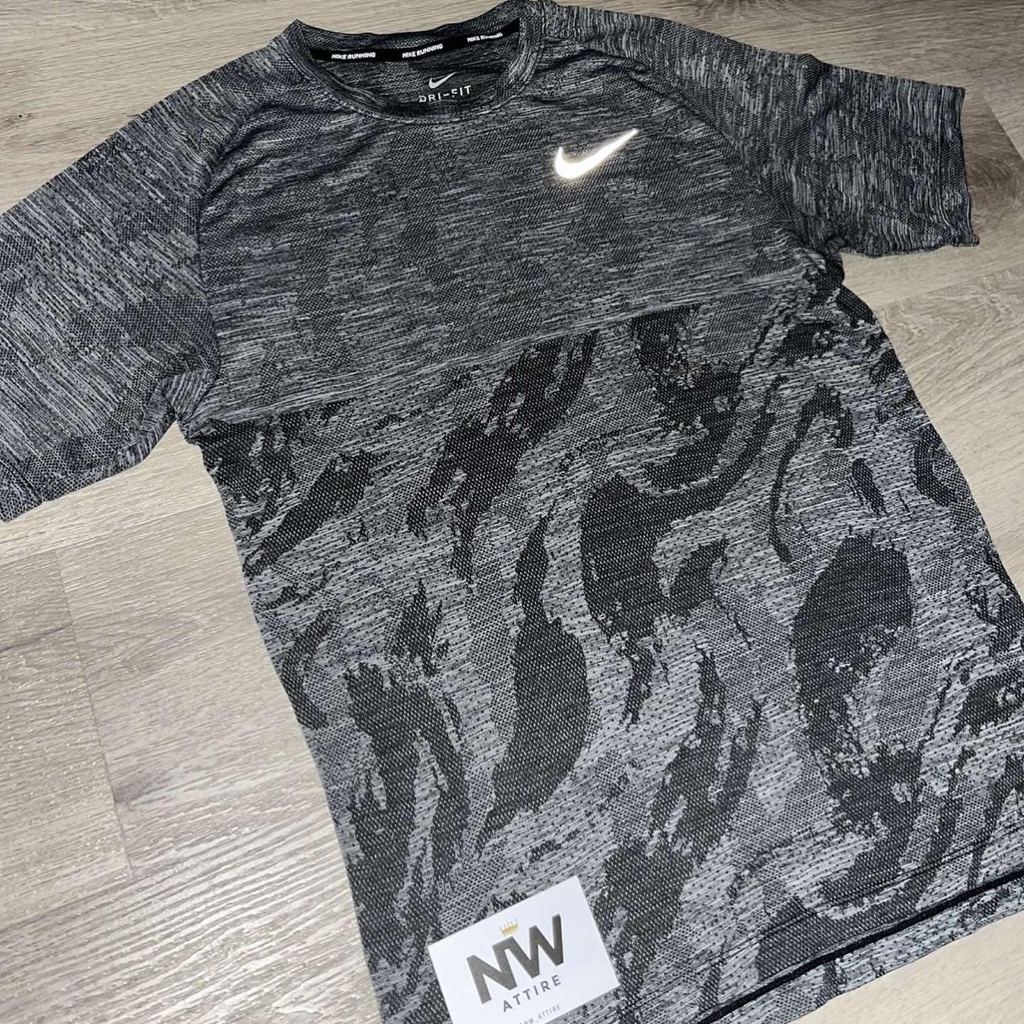 Nike Tech Knit Medalist NV Grey